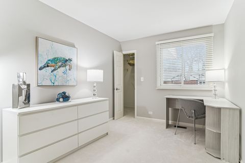 Tiny photo for 1 Harrogate on Oxford Road, Rolling Meadows, IL 60008 (MLS # 12539608)