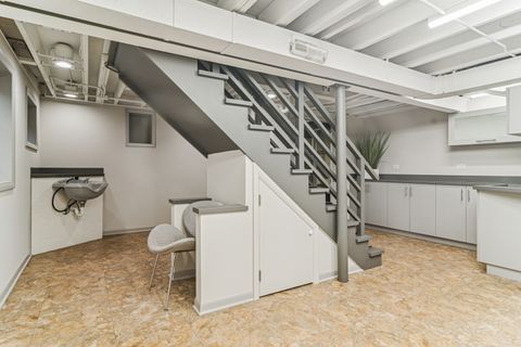 Tiny photo for 1 Harrogate on Oxford Road, Rolling Meadows, IL 60008 (MLS # 12539608)