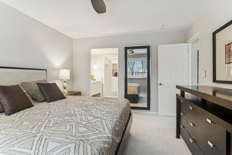 Tiny photo for 1 Harrogate on Oxford Road, Rolling Meadows, IL 60008 (MLS # 12539608)