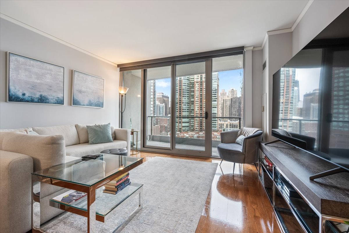 420 E Waterside Drive 911