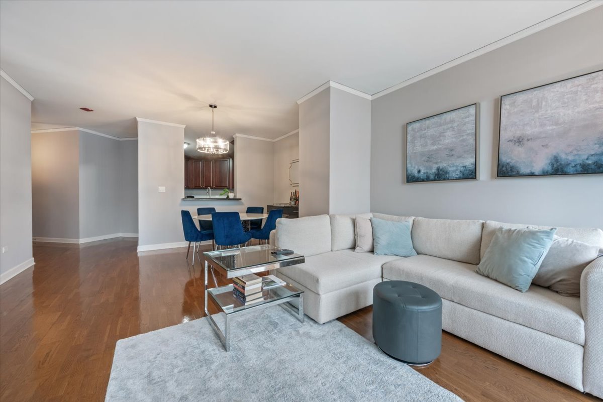 420 E Waterside Drive 911