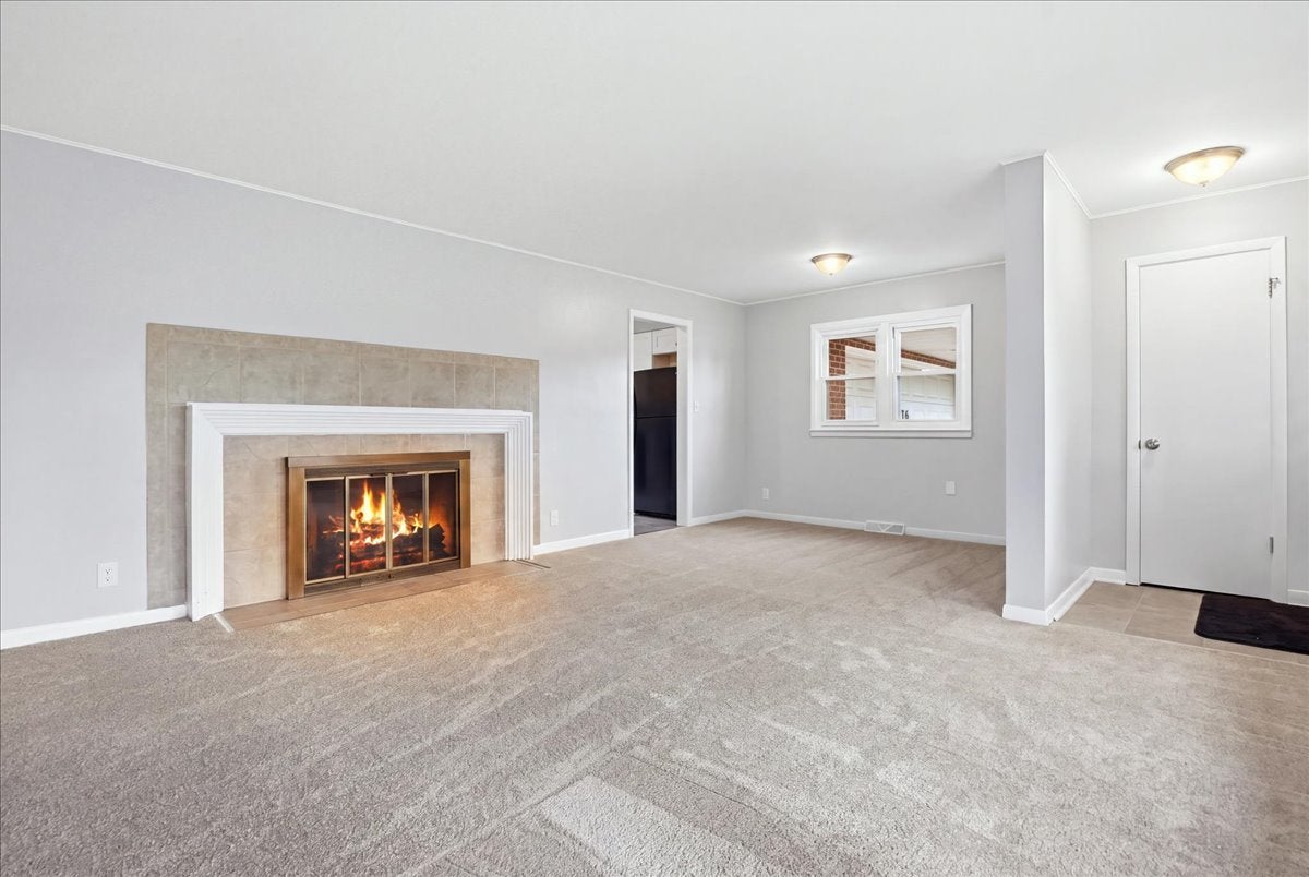176 Lakeshore Drive