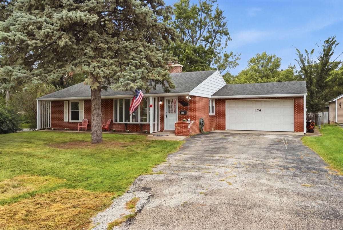 176 Lakeshore Drive