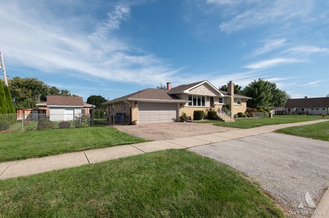 Tiny photo for 5858 W 82ND Street, Burbank, IL 60459 (MLS # 12773944)