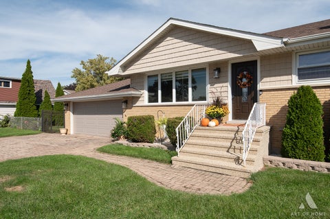 Tiny photo for 5858 W 82ND Street, Burbank, IL 60459 (MLS # 12773944)