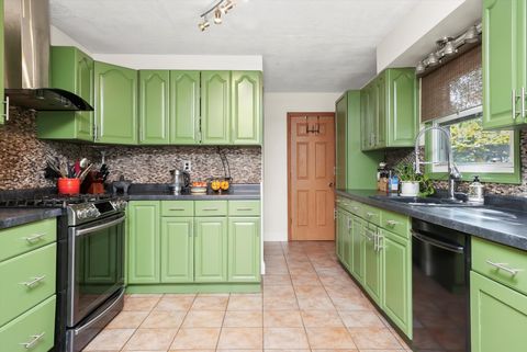 Tiny photo for 836 Bonita Avenue, Elk Grove Village, IL 60007 (MLS # 12490900)