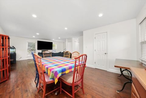 Tiny photo for 836 Bonita Avenue, Elk Grove Village, IL 60007 (MLS # 12490900)