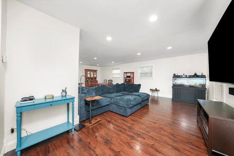 Tiny photo for 836 Bonita Avenue, Elk Grove Village, IL 60007 (MLS # 12490900)