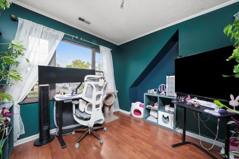 Tiny photo for 836 Bonita Avenue, Elk Grove Village, IL 60007 (MLS # 12490900)