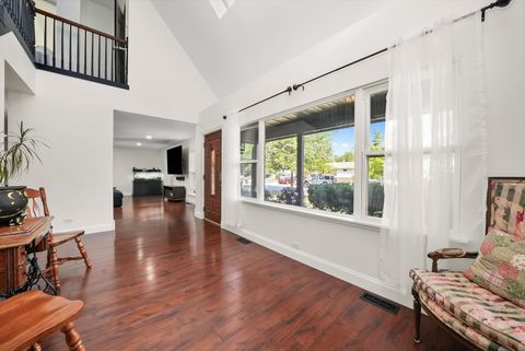 Tiny photo for 836 Bonita Avenue, Elk Grove Village, IL 60007 (MLS # 12490900)