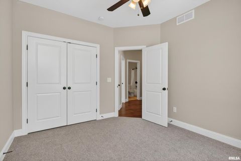 Tiny photo for 6 Blackstone Court, Le Claire, IA 52753 (MLS # QC4269560)