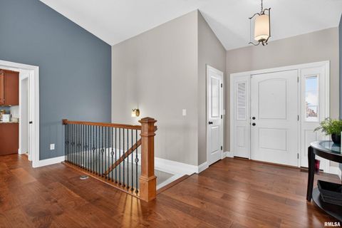 Tiny photo for 6 Blackstone Court, Le Claire, IA 52753 (MLS # QC4269560)