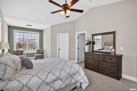 Tiny photo for 6 Blackstone Court, Le Claire, IA 52753 (MLS # QC4269560)