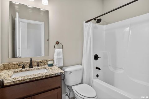 Tiny photo for 6 Blackstone Court, Le Claire, IA 52753 (MLS # QC4269560)