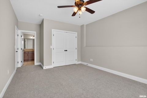 Tiny photo for 6 Blackstone Court, Le Claire, IA 52753 (MLS # QC4269560)