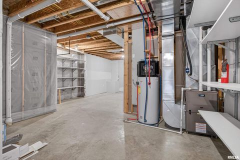 Tiny photo for 6 Blackstone Court, Le Claire, IA 52753 (MLS # QC4269560)