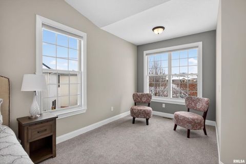 Tiny photo for 6 Blackstone Court, Le Claire, IA 52753 (MLS # QC4269560)