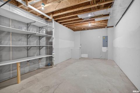 Tiny photo for 6 Blackstone Court, Le Claire, IA 52753 (MLS # QC4269560)