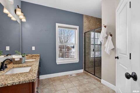 Tiny photo for 6 Blackstone Court, Le Claire, IA 52753 (MLS # QC4269560)