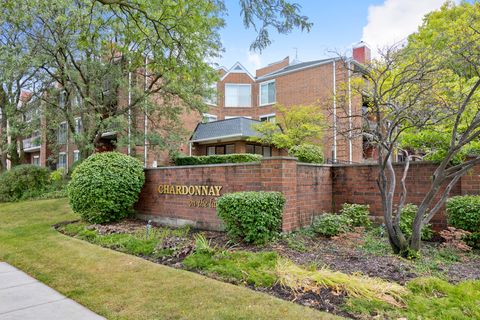 A home in Elk Grove Village