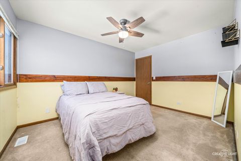 Tiny photo for 1524 S Pembroke Drive, South Elgin, IL 60177 (MLS # 12533213)