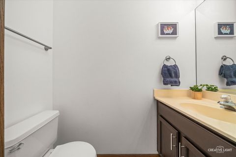 Tiny photo for 1524 S Pembroke Drive, South Elgin, IL 60177 (MLS # 12533213)