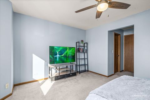 Tiny photo for 1524 S Pembroke Drive, South Elgin, IL 60177 (MLS # 12533213)