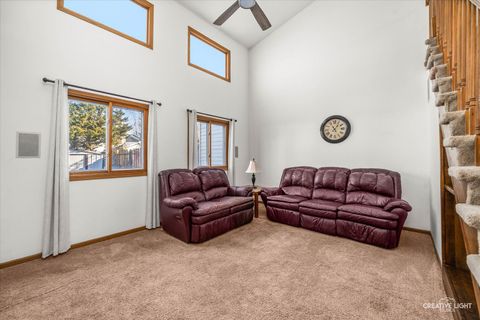 Tiny photo for 1524 S Pembroke Drive, South Elgin, IL 60177 (MLS # 12533213)