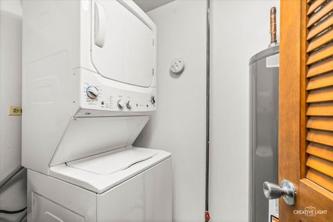 Tiny photo for 1524 S Pembroke Drive, South Elgin, IL 60177 (MLS # 12533213)