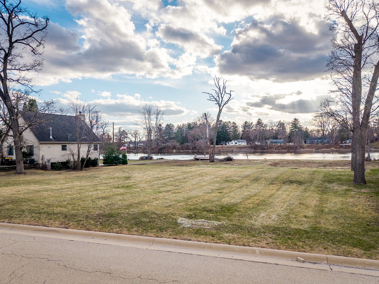 99xx Queen Oaks Drive