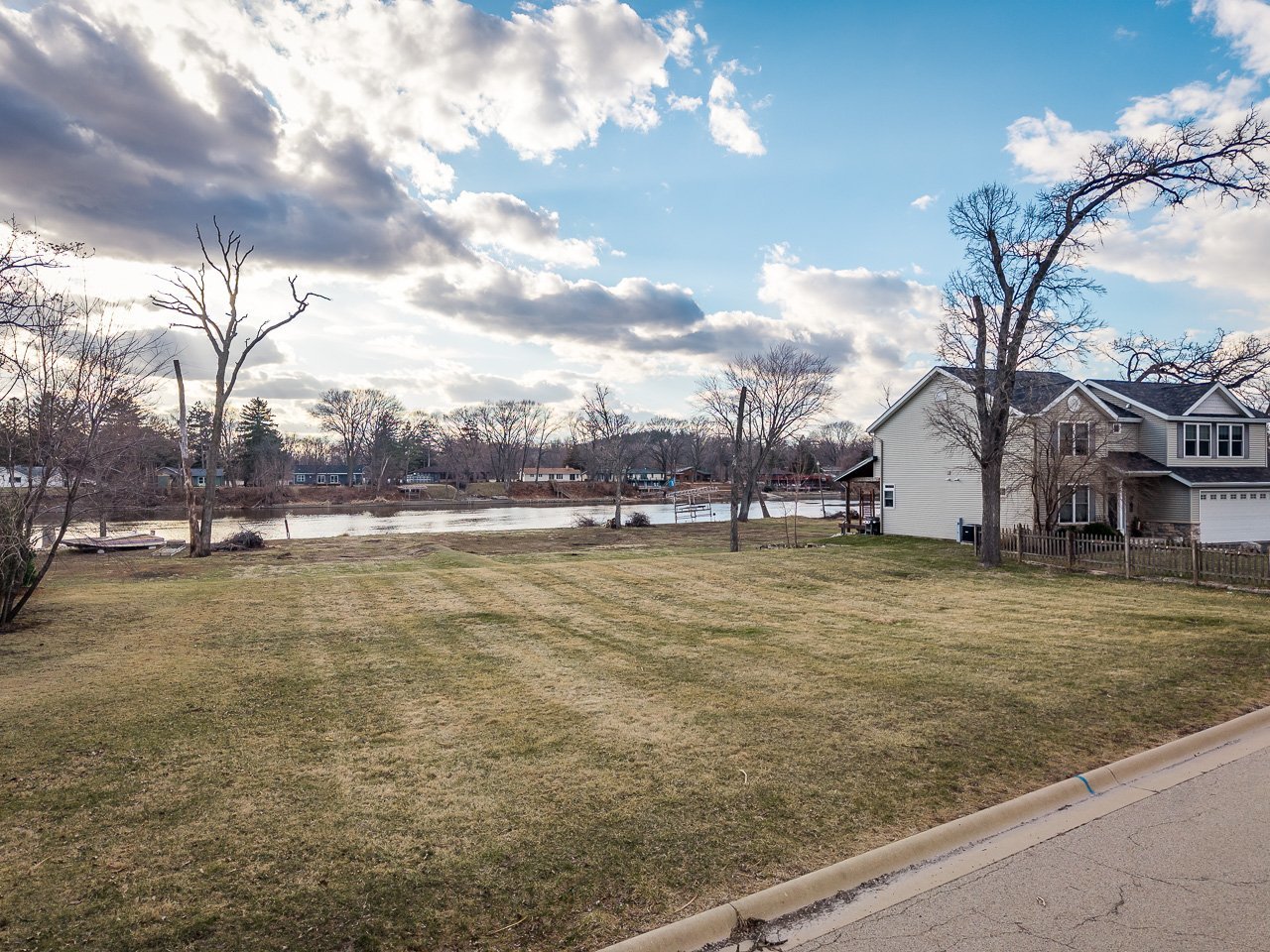 99xx Queen Oaks Drive