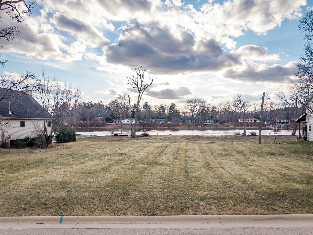 99xx Queen Oaks Drive