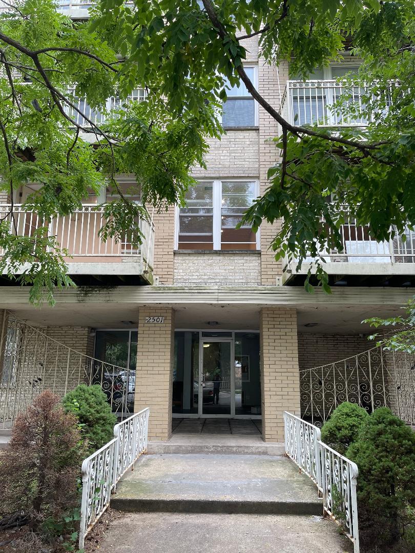 2501 W Touhy Avenue 102