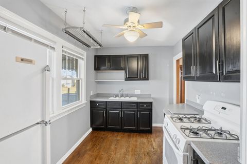 Tiny photo for 2316 Pacific Street, Davenport, IA 52804 (MLS # 12555707)