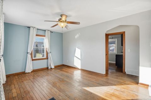 Tiny photo for 2316 Pacific Street, Davenport, IA 52804 (MLS # 12555707)