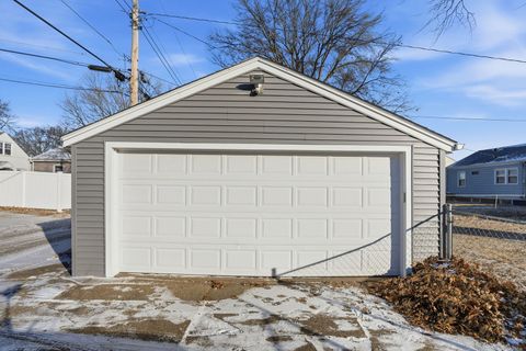 Tiny photo for 2316 Pacific Street, Davenport, IA 52804 (MLS # 12555707)
