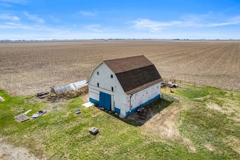 Tiny photo for 3147 County Road 400 E, Fisher, IL 61843 (MLS # 12556427)