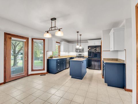 Tiny photo for 618 Birch Street, Sugar Grove, IL 60554 (MLS # 12631095)
