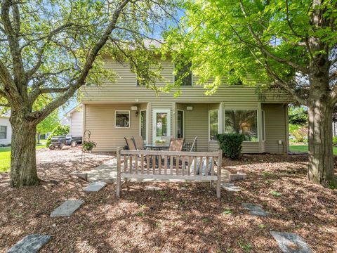 Tiny photo for 618 Birch Street, Sugar Grove, IL 60554 (MLS # 12631095)