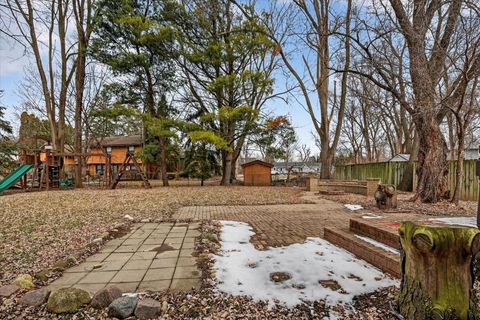 Tiny photo for 2810 Brentwood Lane, McHenry, IL 60050 (MLS # 12569282)