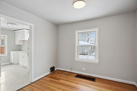 Tiny photo for 500 N Laverne Avenue, Hillside, IL 60162 (MLS # 12530308)