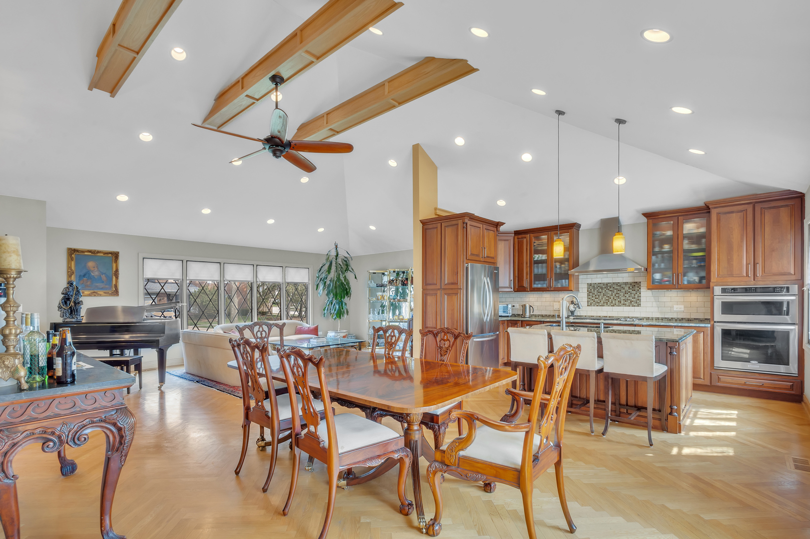 730 Castlewood Lane