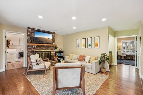 Tiny photo for 1006 Bankfield Court, Naperville, IL 60540 (MLS # 12516825)