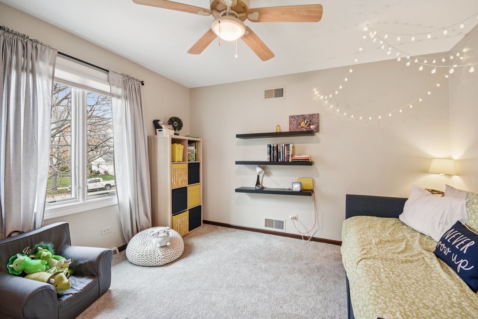 Naperville, Illinois 60540, United States, 4 Bedrooms Bedrooms, ,3 BathroomsBathrooms,Residential,Active,245766