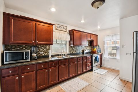 Tiny photo for 9404 S 55th Court, Oak Lawn, IL 60453 (MLS # 12606417)