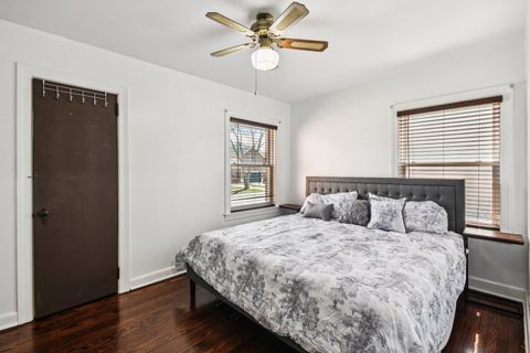 Tiny photo for 9404 S 55th Court, Oak Lawn, IL 60453 (MLS # 12606417)