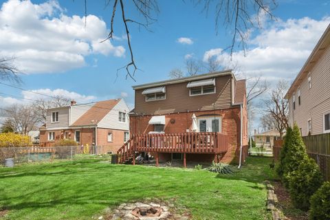 Tiny photo for 9404 S 55th Court, Oak Lawn, IL 60453 (MLS # 12606417)