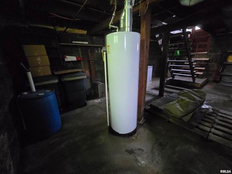 Tiny photo for 502 W CHESTNUT Street, Carbondale, IL 62901 (MLS # EB458956)