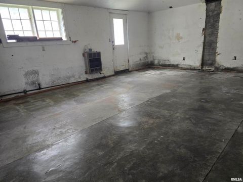 Tiny photo for 502 W CHESTNUT Street, Carbondale, IL 62901 (MLS # EB458956)