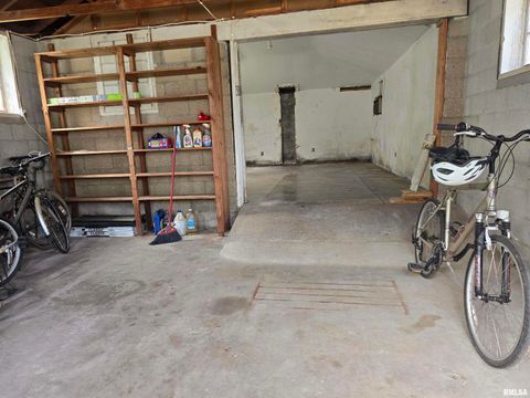 Tiny photo for 502 W CHESTNUT Street, Carbondale, IL 62901 (MLS # EB458956)